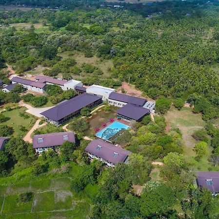 Tropical Life Resort And Spa Дамбулла Екстер'єр фото