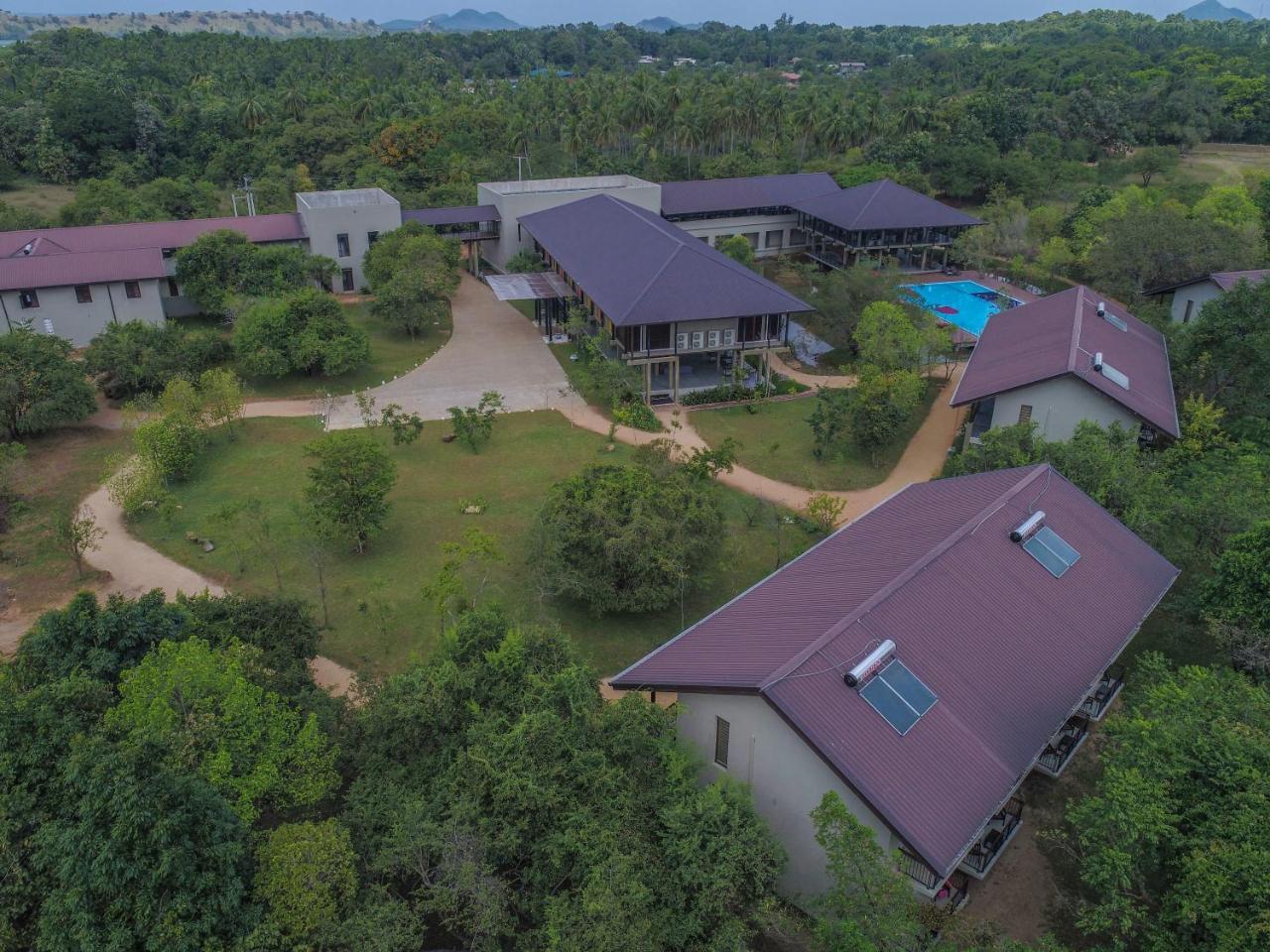 Tropical Life Resort And Spa Дамбулла Екстер'єр фото